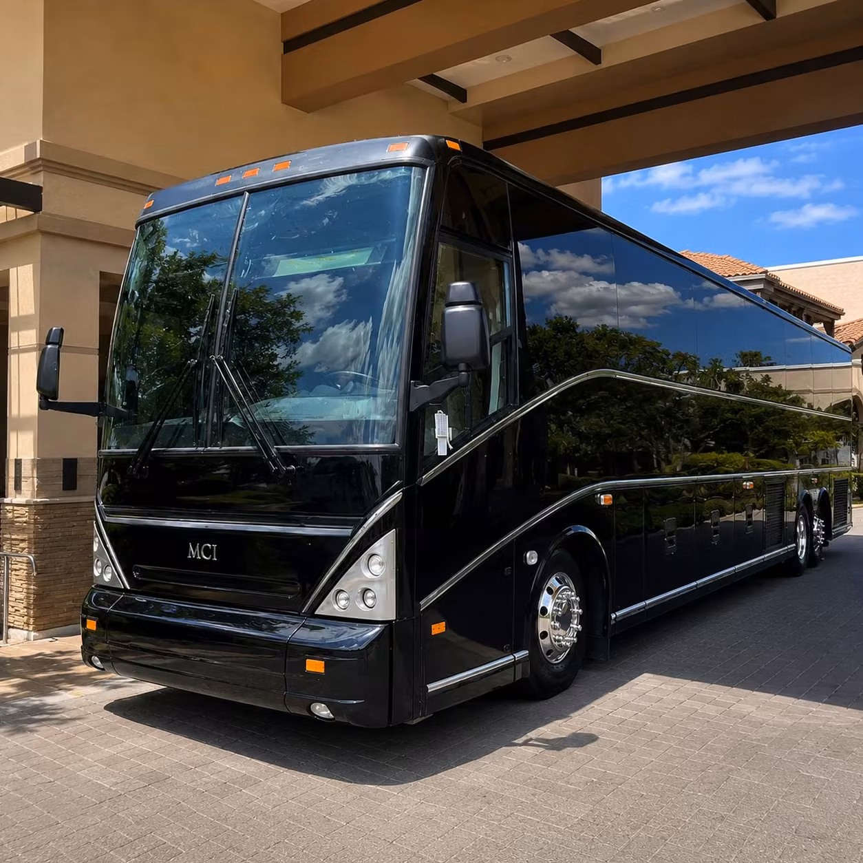 airport shuttle services to dtw and beyond for warren business travelers