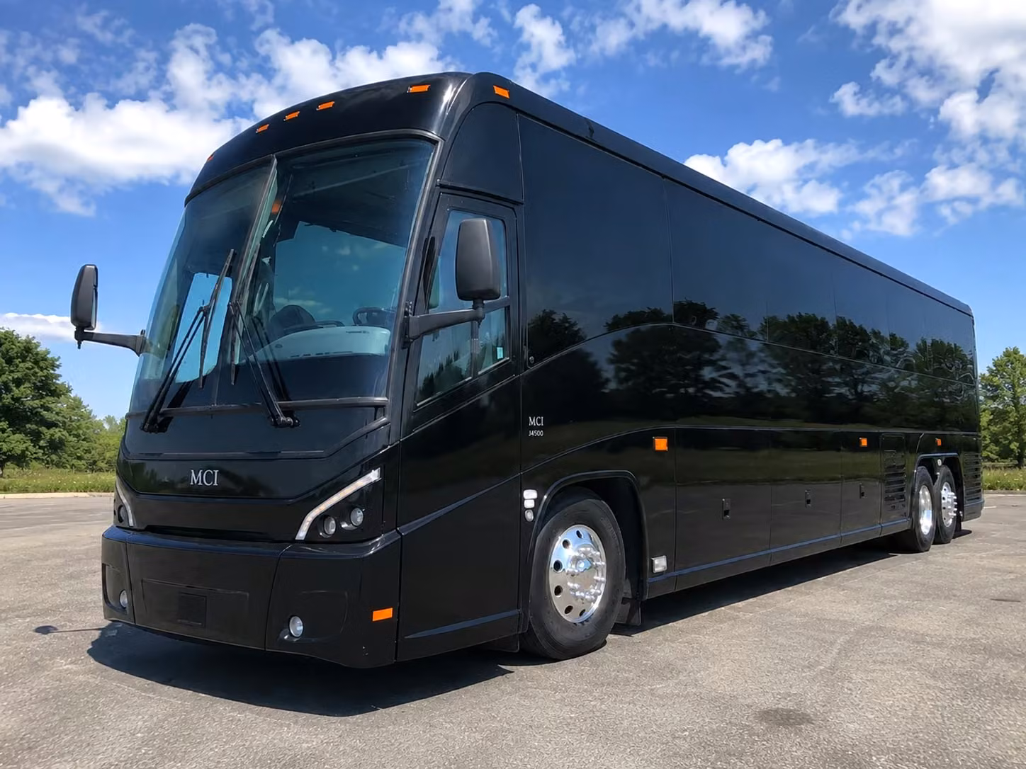charter bus rentals for warren students heading to the henry ford museum