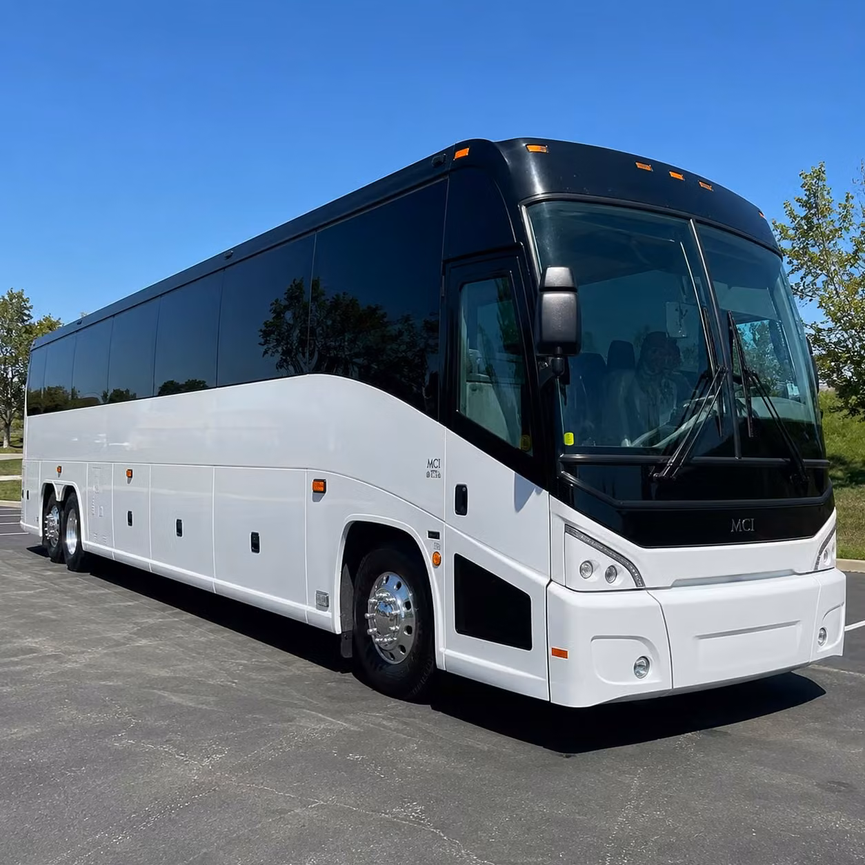 for the best warren corporate travel experience book a private airport shuttle bus