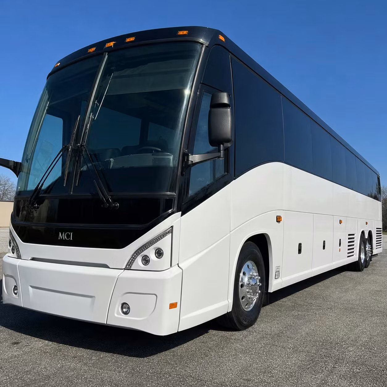 group airport transfers to detroit metro airport from warren michigan