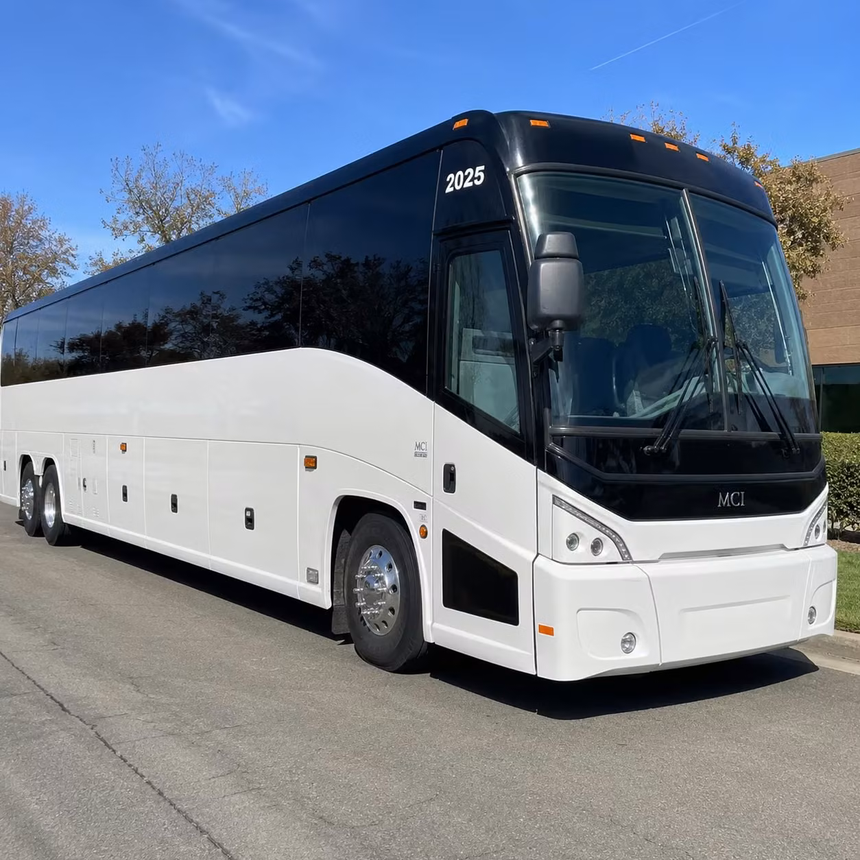 how trip distance and duration change your charter bus rate in warren
