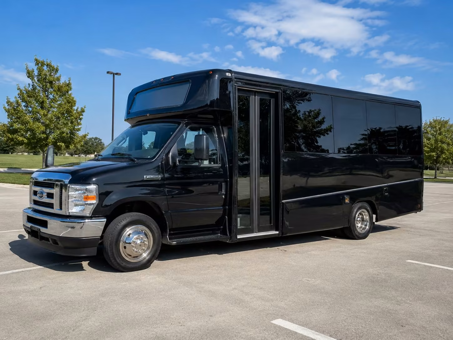 minibus rentals for warren field trips to the detroit zoo and cranbrook