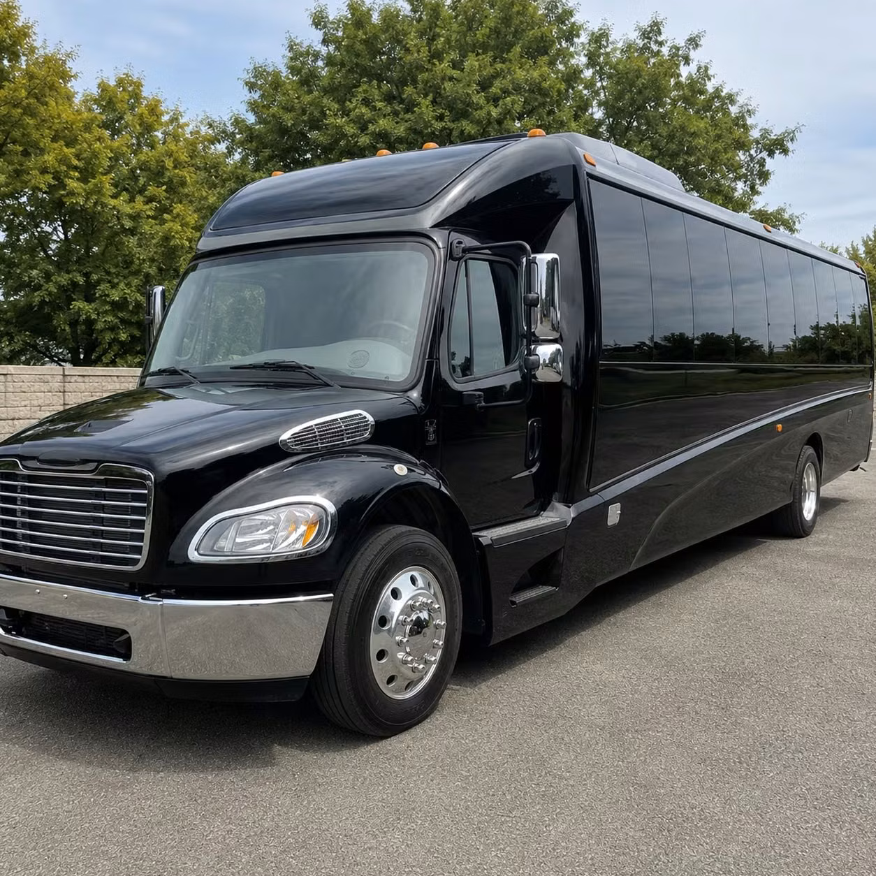 warren 25 passenger minibus rental